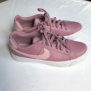 Nike tennis shoes